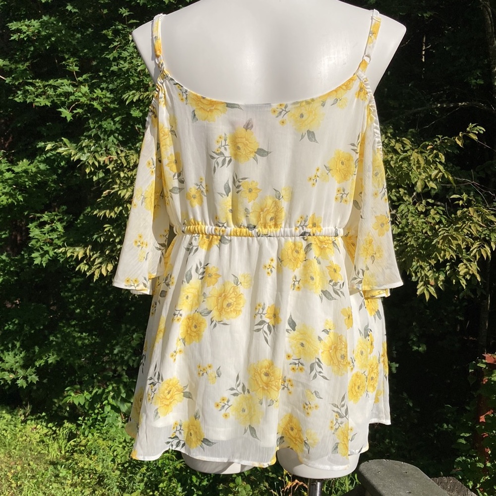 Torrid yellow rose cold shoulder flutter sleeve boho top tie waist size 2X - Picture 6 of 7